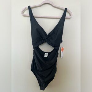 CHARMO 1 piece swimsuit swimwear women’s M ruched cut out black beach travel new